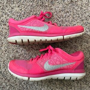Nike | Women's Vibrant Pink Athletic Shoes